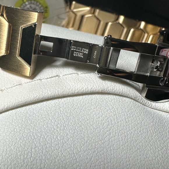 Movado Bold Pave Watch - Picture 8 of 8